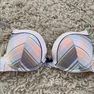 Victoria’s Secret plunge bra